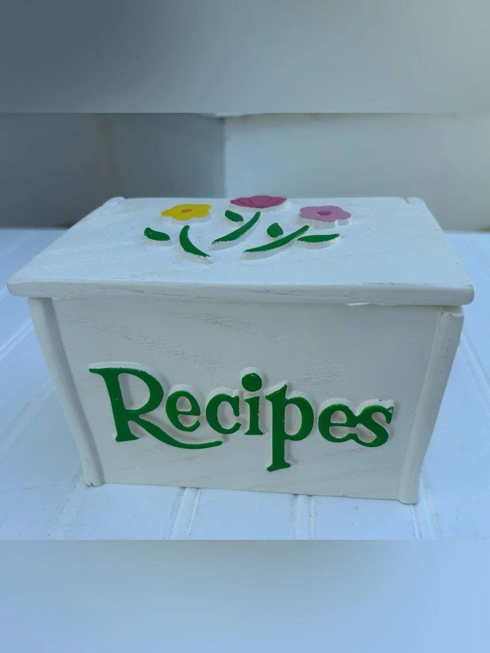 Vintage Recipe Box White Green Lettering Floral Cards 80’s Cottagecore Grandma